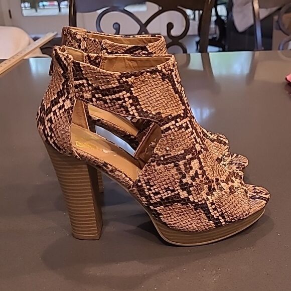 Report sz WMS 7 faux snake skin NWOT - Picture 3 of 11